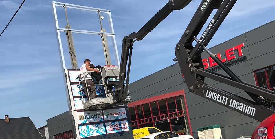 Fabrication et installation de signalétique et totems à Lille